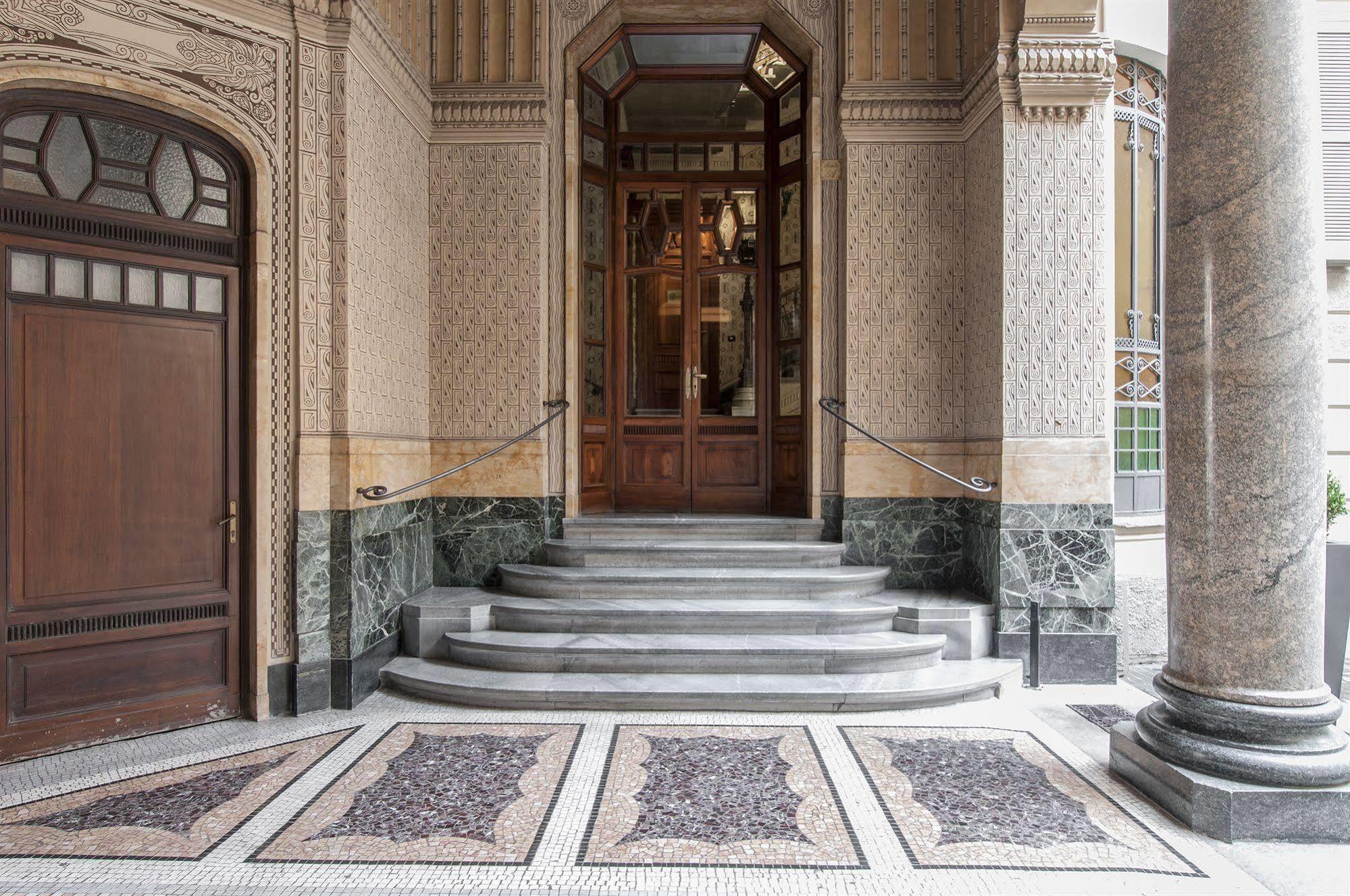 Milan Royal Suites ภายนอก รูปภาพ