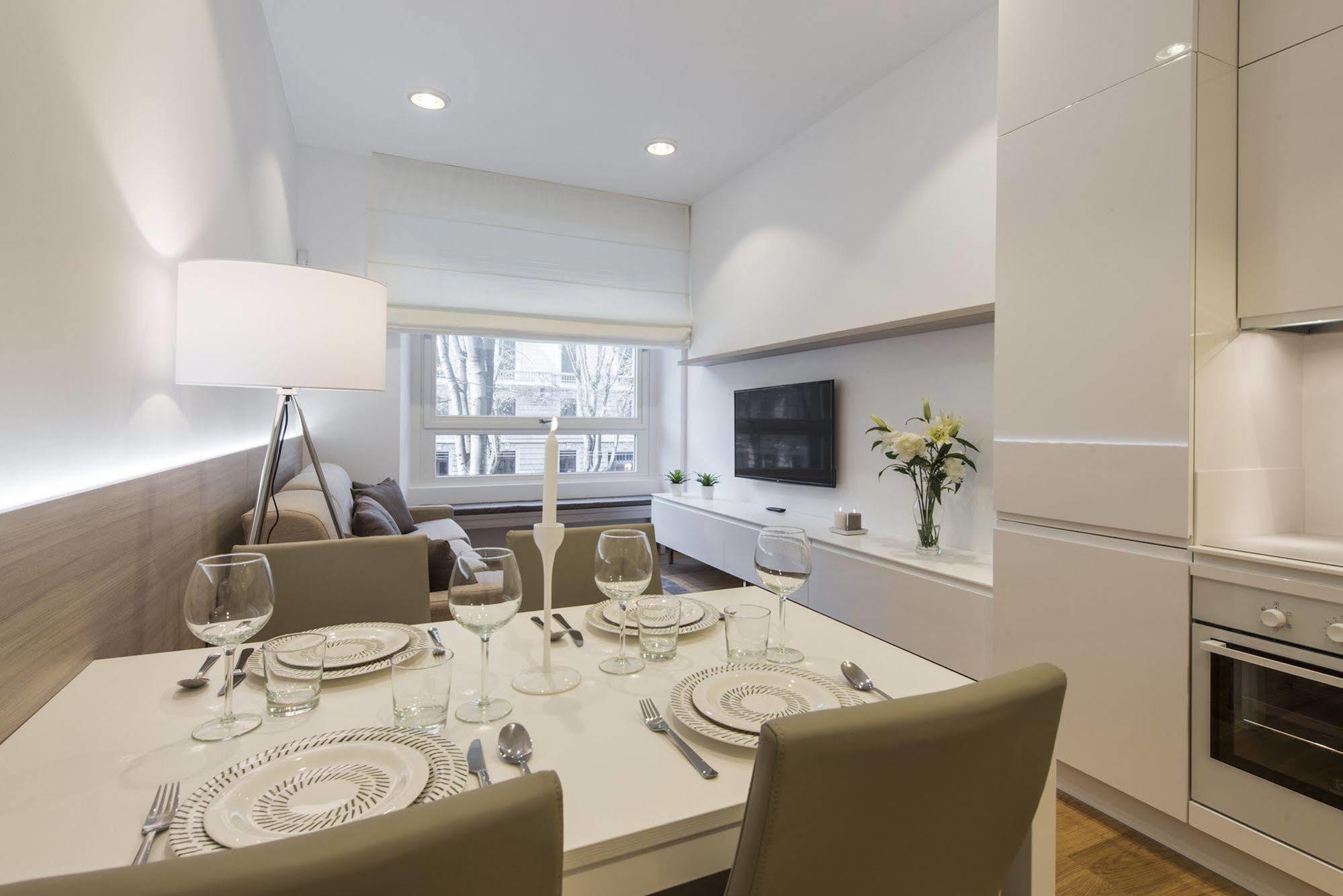 Milan Royal Suites ภายนอก รูปภาพ
