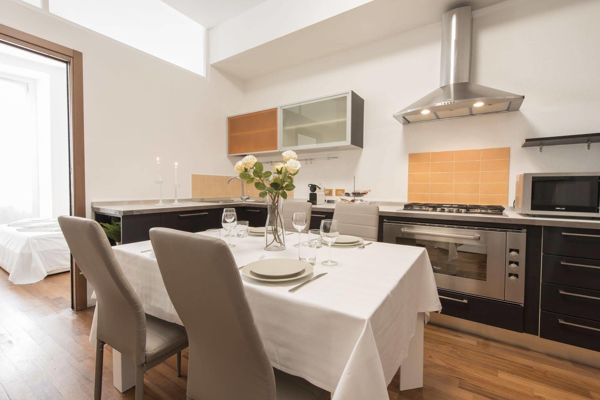 Milan Royal Suites ภายนอก รูปภาพ