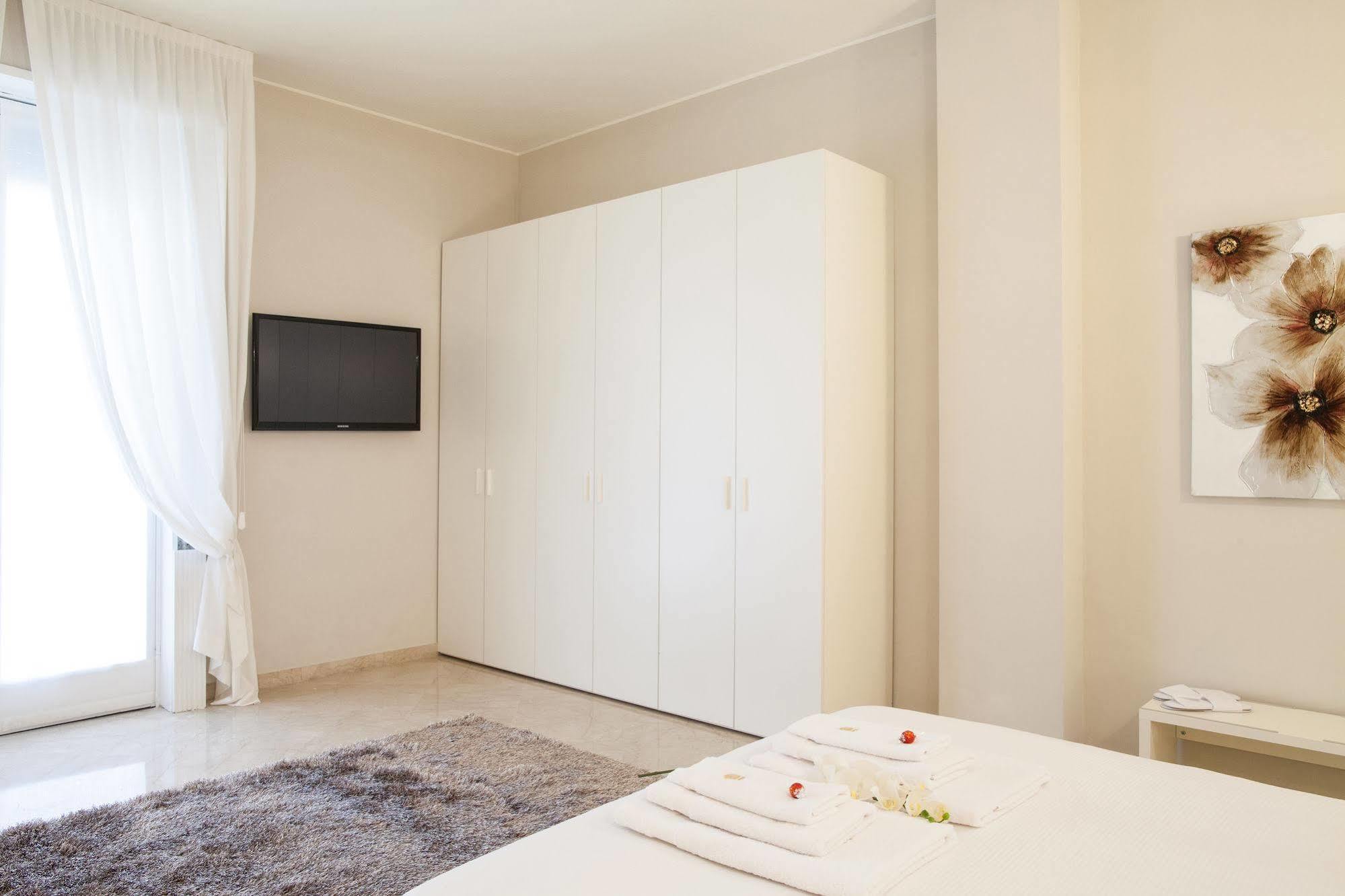 Milan Royal Suites ภายนอก รูปภาพ