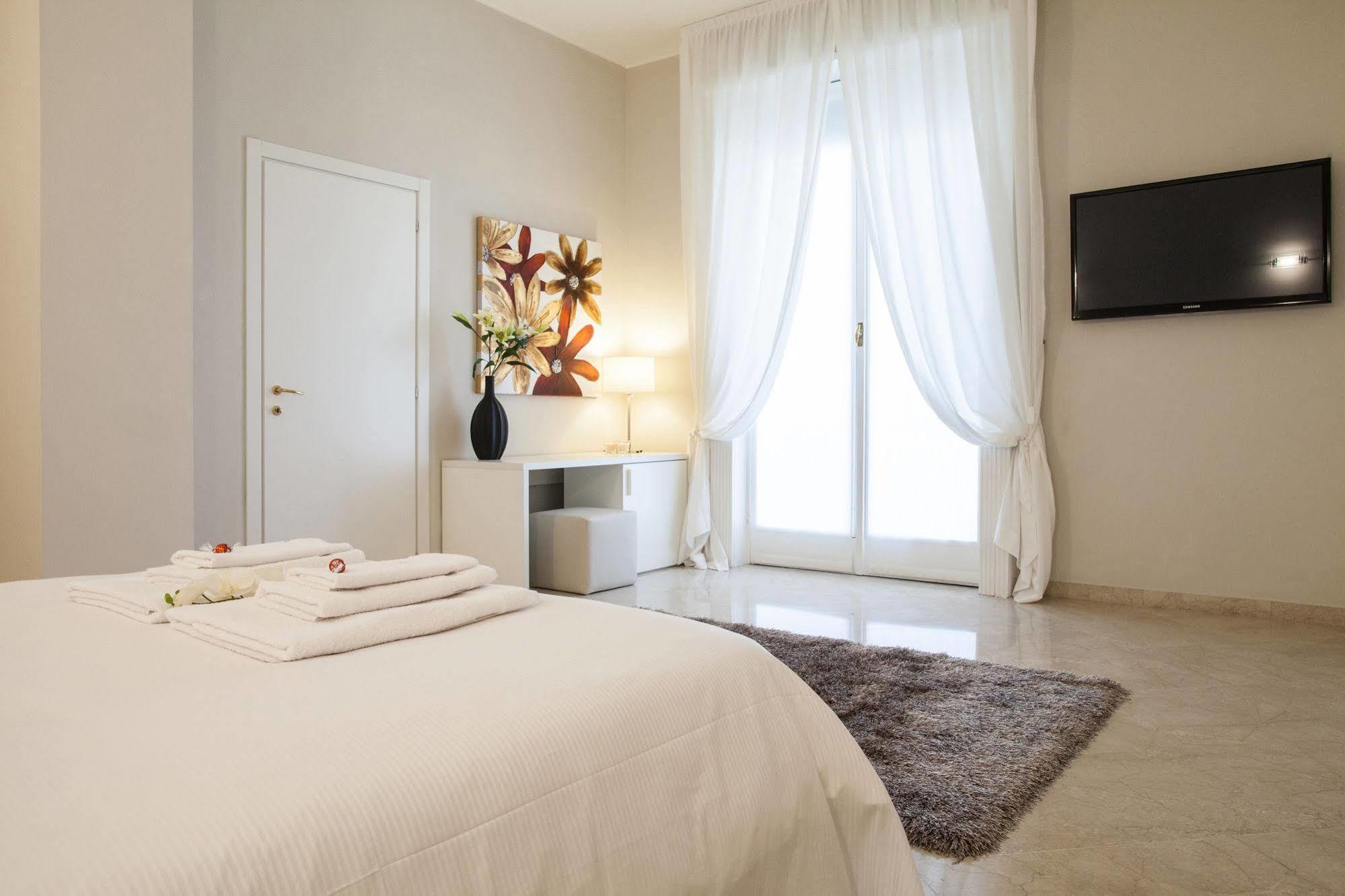 Milan Royal Suites ภายนอก รูปภาพ