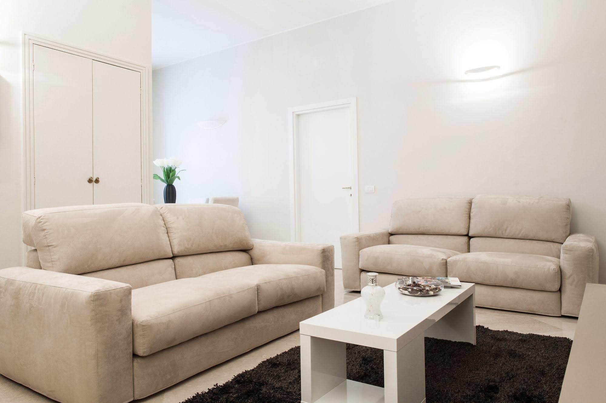 Milan Royal Suites ภายนอก รูปภาพ