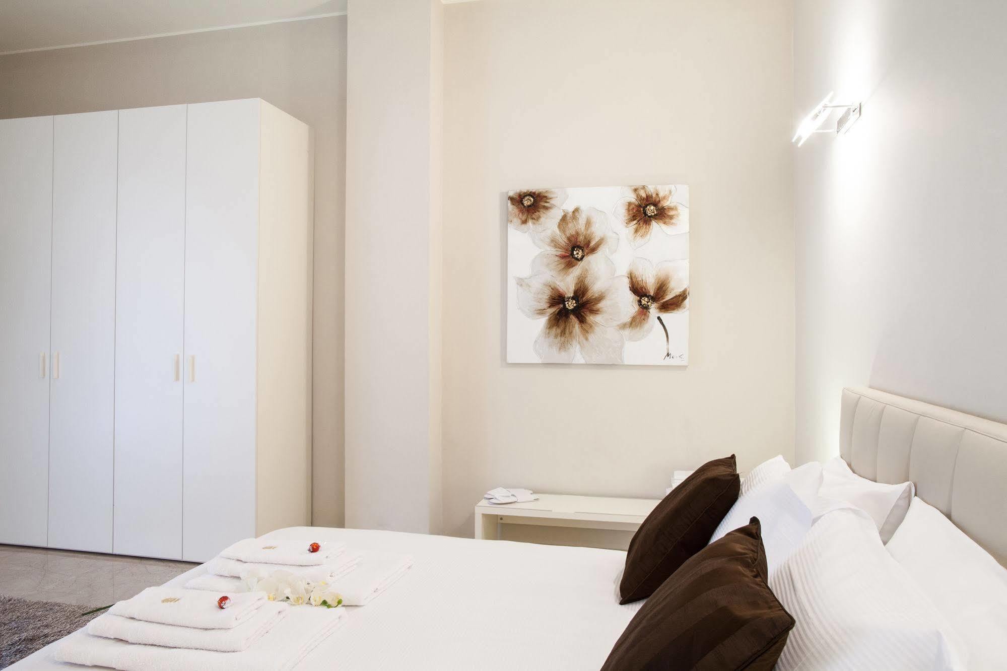 Milan Royal Suites ภายนอก รูปภาพ