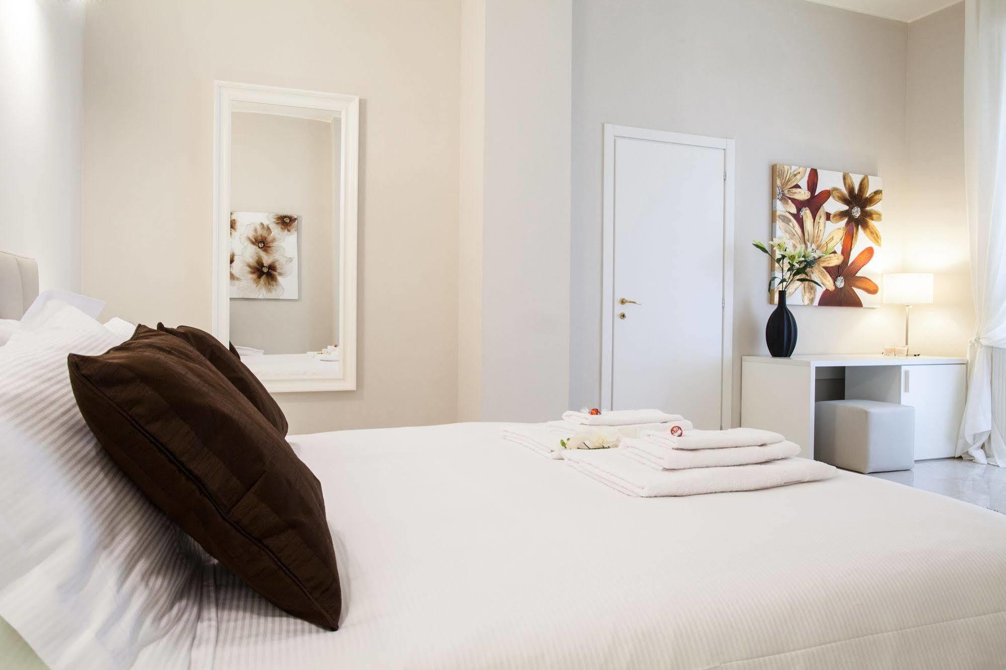 Milan Royal Suites ภายนอก รูปภาพ