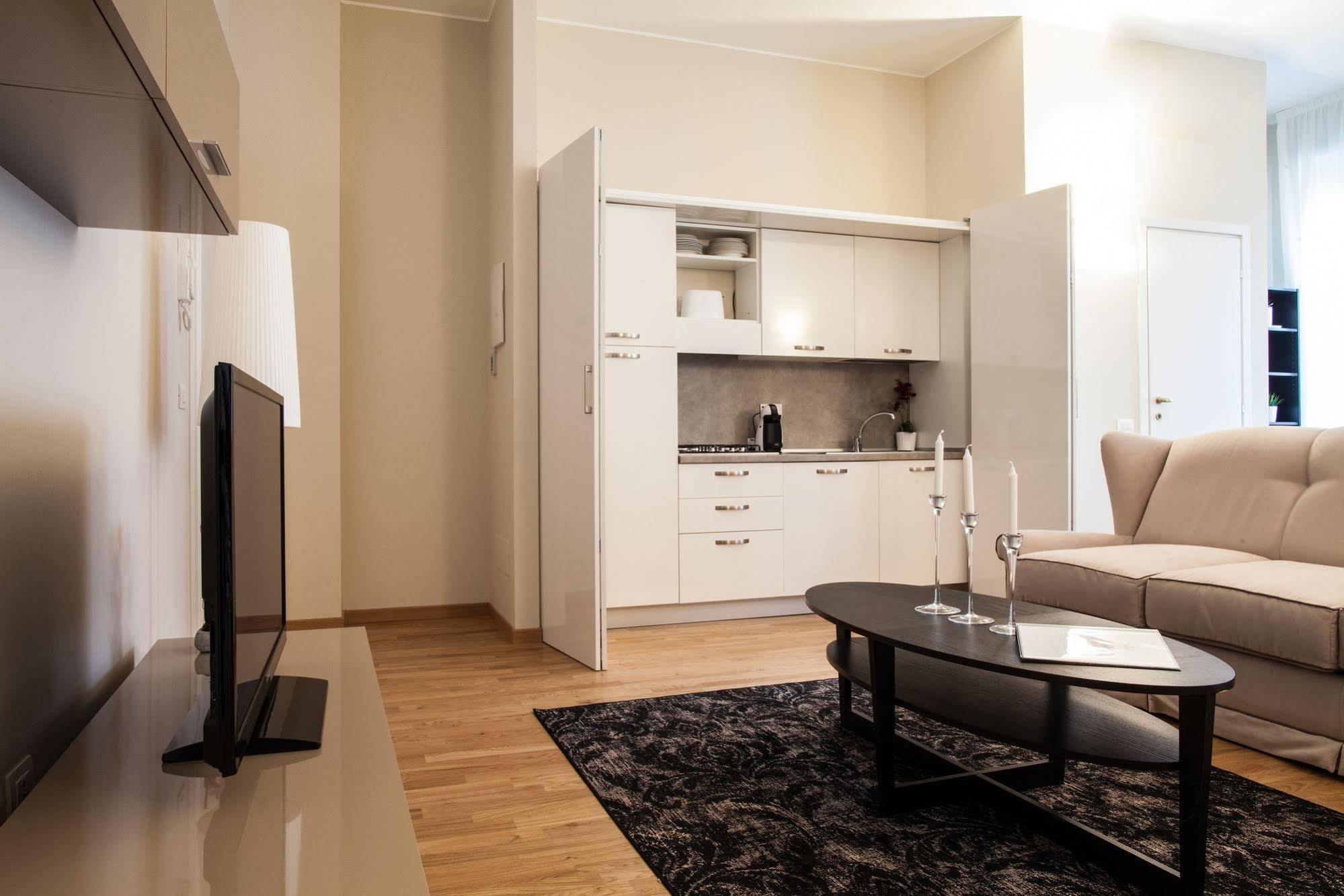 Milan Royal Suites ภายนอก รูปภาพ