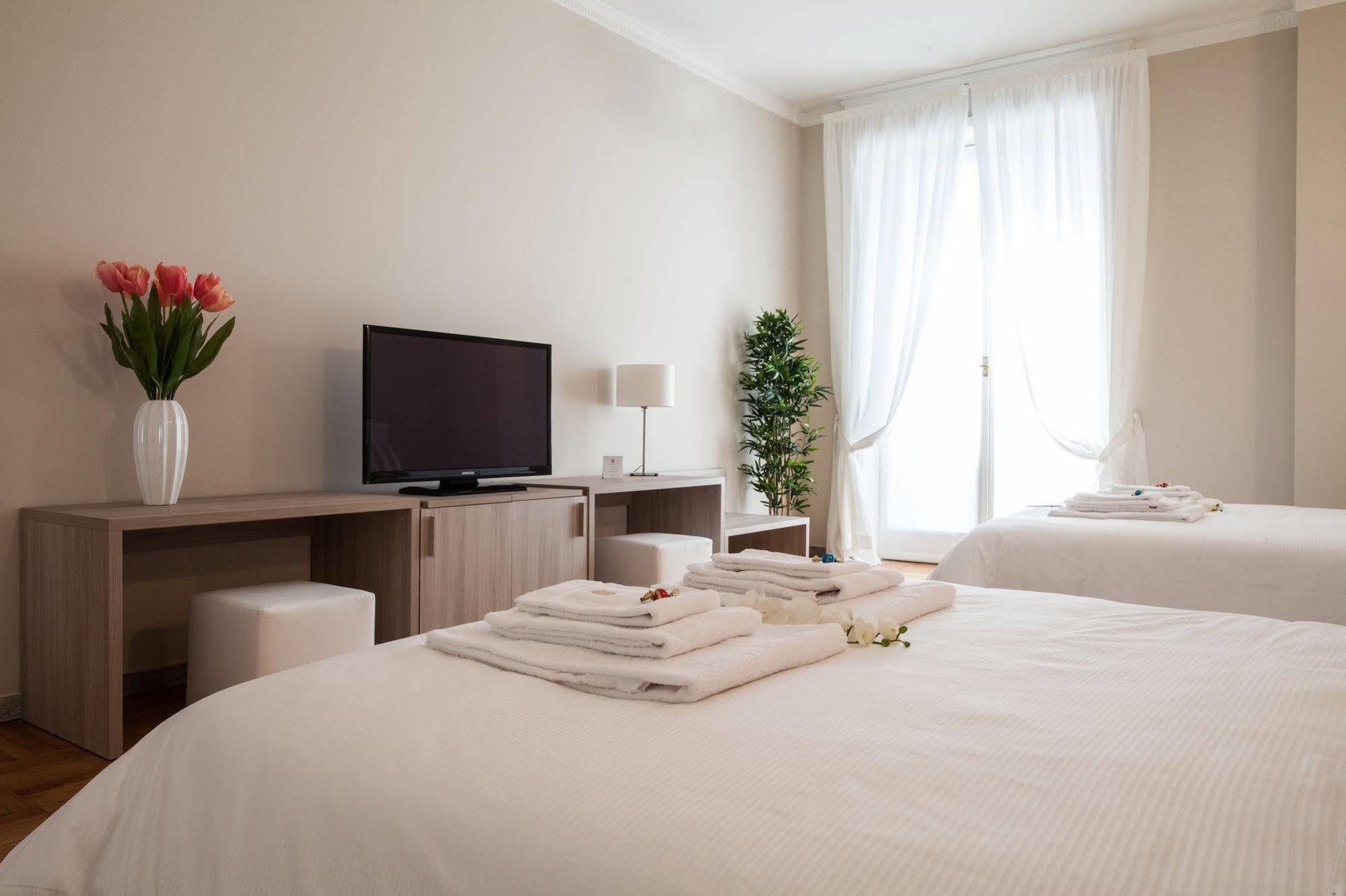 Milan Royal Suites ภายนอก รูปภาพ