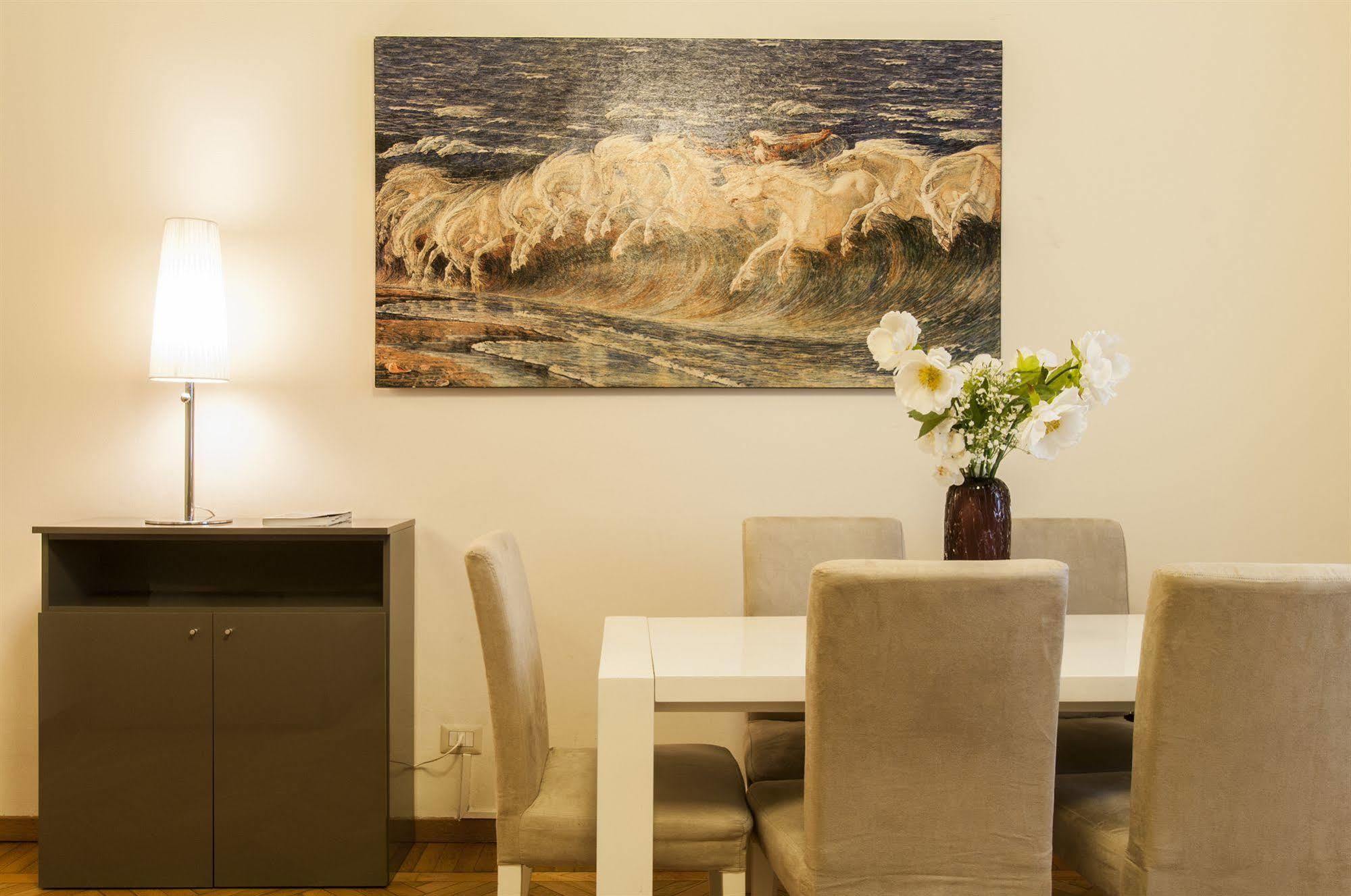 Milan Royal Suites ภายนอก รูปภาพ