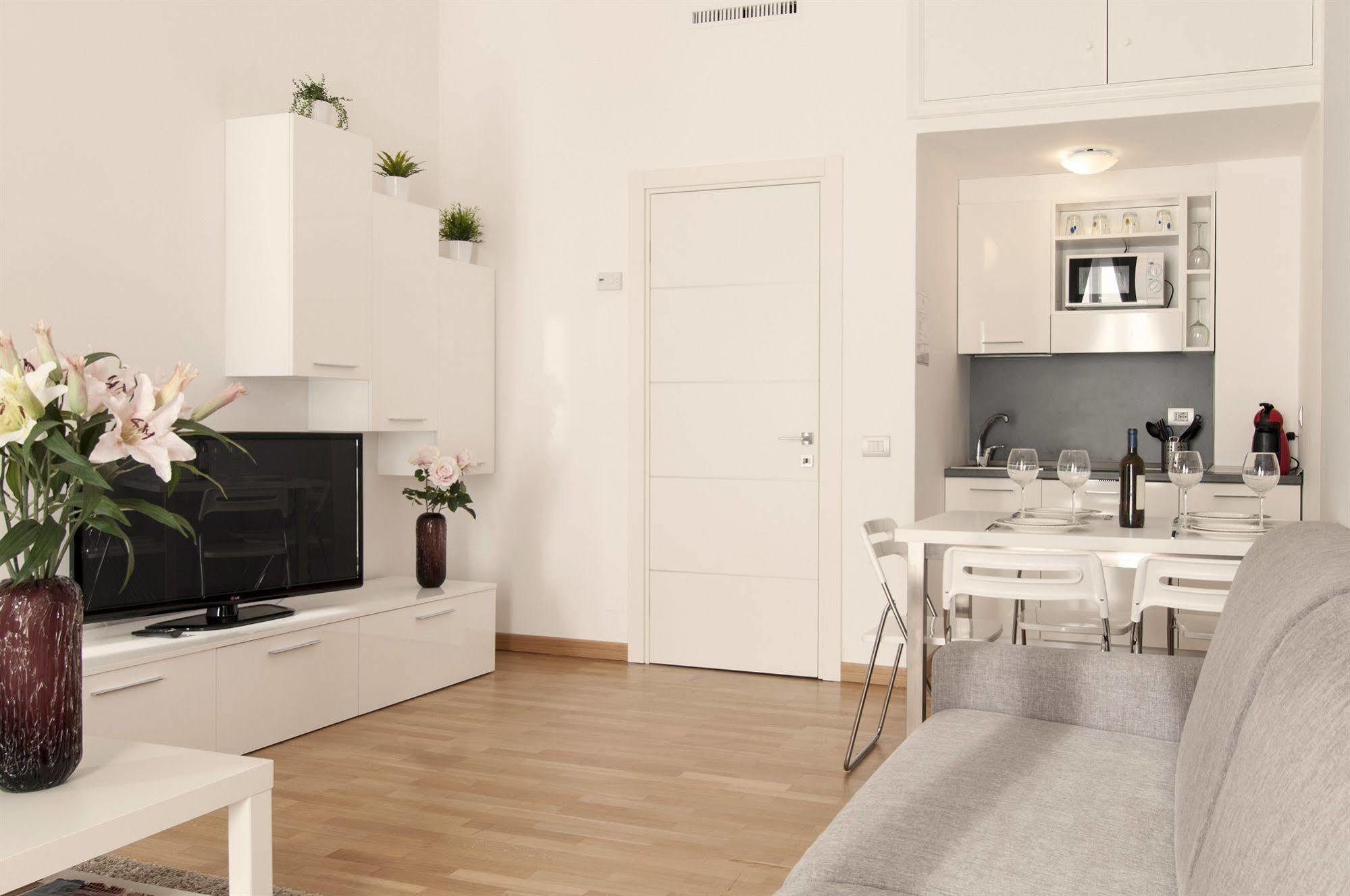Milan Royal Suites ภายนอก รูปภาพ