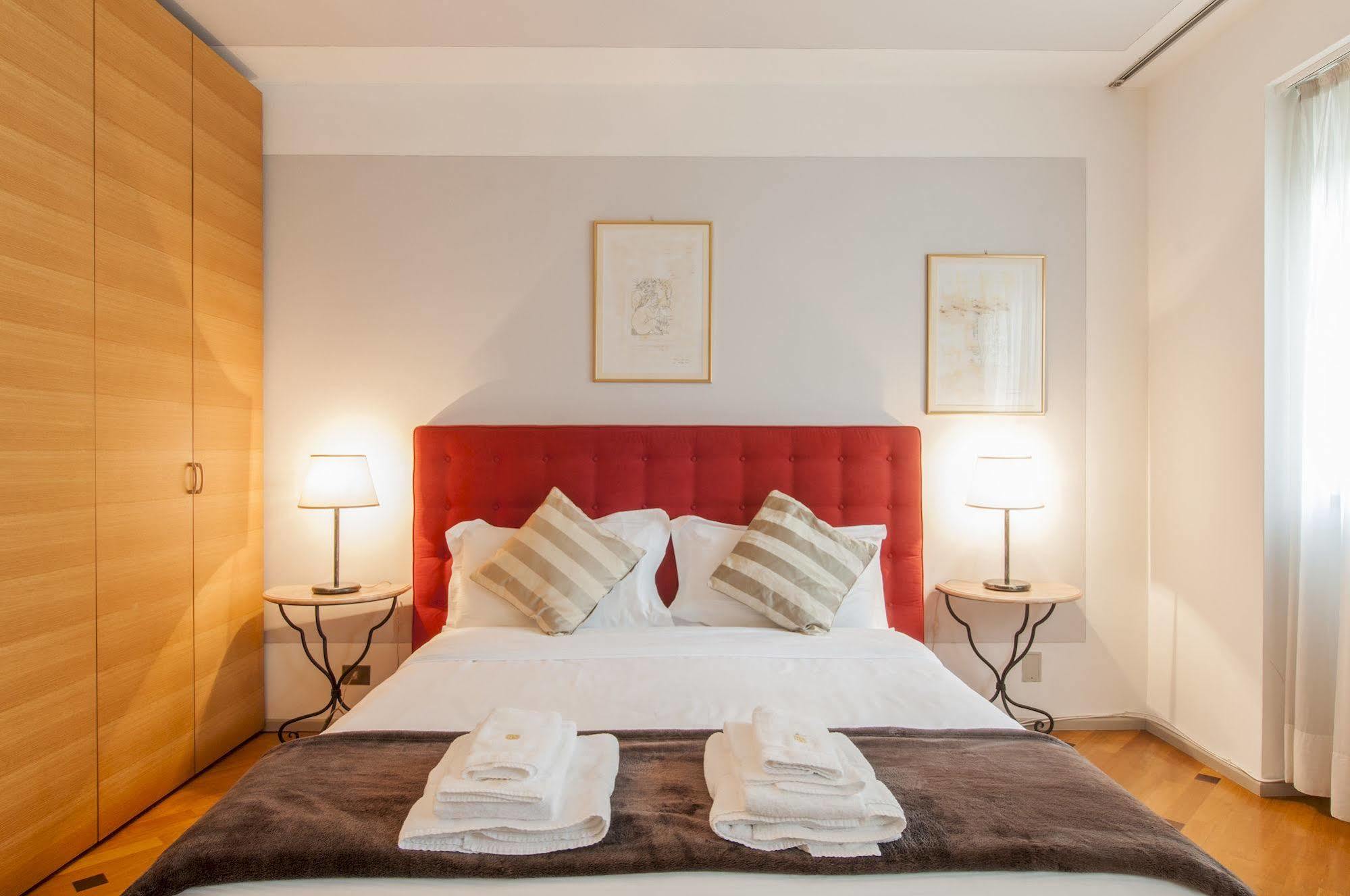 Milan Royal Suites ภายนอก รูปภาพ